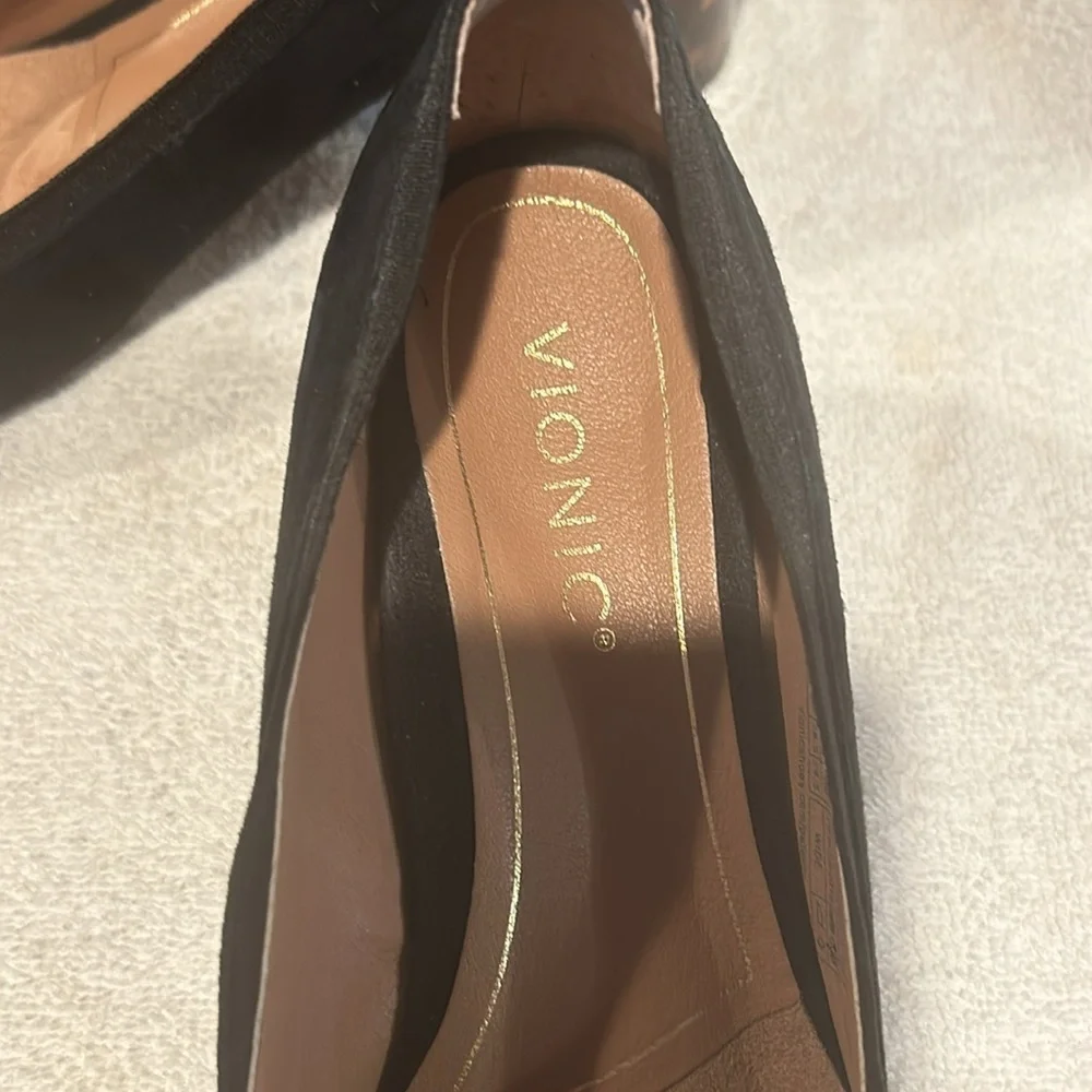 J Jill black pumps with tortoise heal size 7.5 only wore once to a wedding - Picture 5 of 7